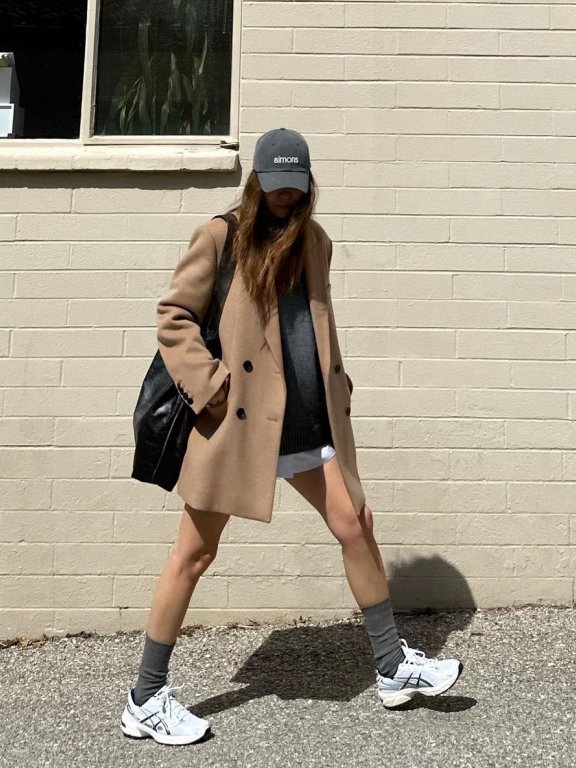 从Clean Fit到Y2K都可以完美驾驭,穿搭潮人@a_typelist风格百变还好看