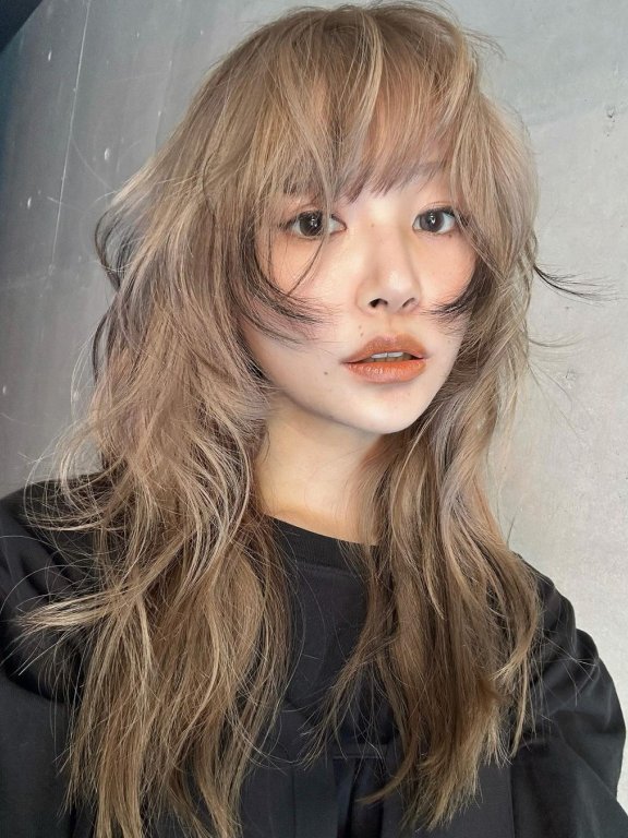 层次羽毛剪上卷后原来看起来这么美，很多日本女生都爱换这个发型