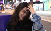 她的秘密被别人发现了 女生输了要给对方玩一个月的电脑