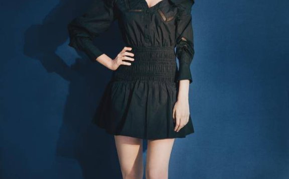 古力娜扎晒最新美照，清爽美丽风姿卓越太迷人