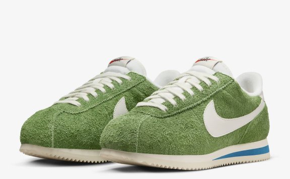 经典的Nike Cortez鞋子换上叶绿素新色，俏皮可爱的样子让人心动