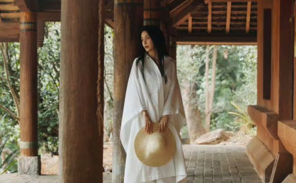 杨颖的这组古风时尚照片太仙了