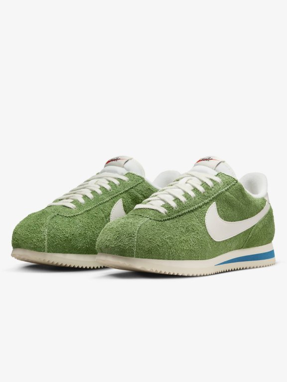 经典的Nike Cortez鞋子换上叶绿素新色,俏皮可爱的样子让人心动
