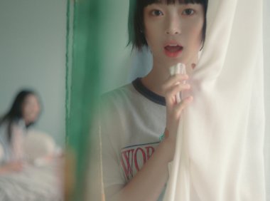 Hanni俏皮又有少年感的波波头新造型，引发了一波短发潮