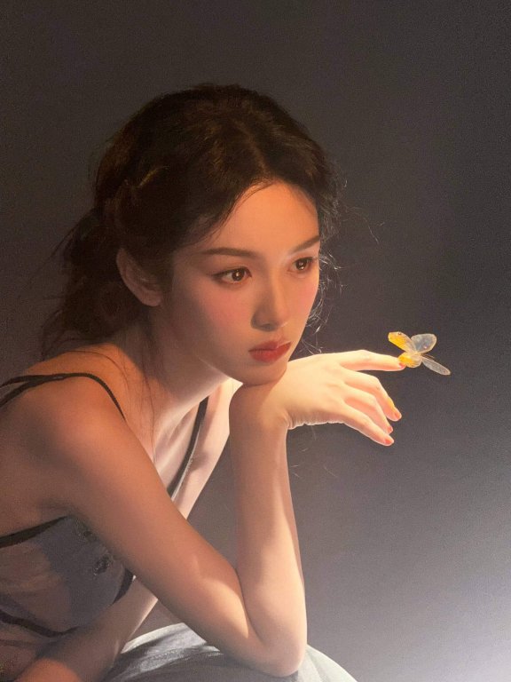 今天的周也超级美!是只会发光的蝴蝶