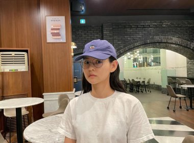 想剪短发的时候想到金允慧的少年感短发，发现她的穿搭和气质好配