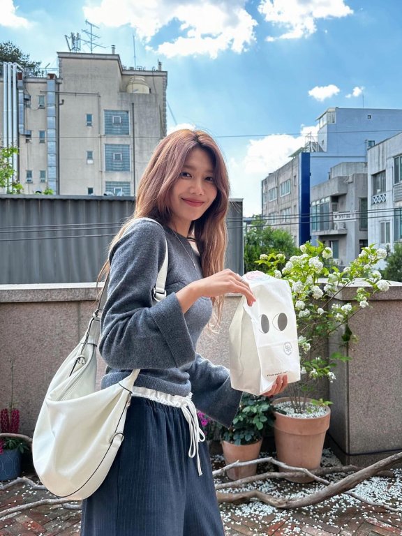 原来秀英私下的穿搭衣品这么高,自在从容的穿搭春天更适合