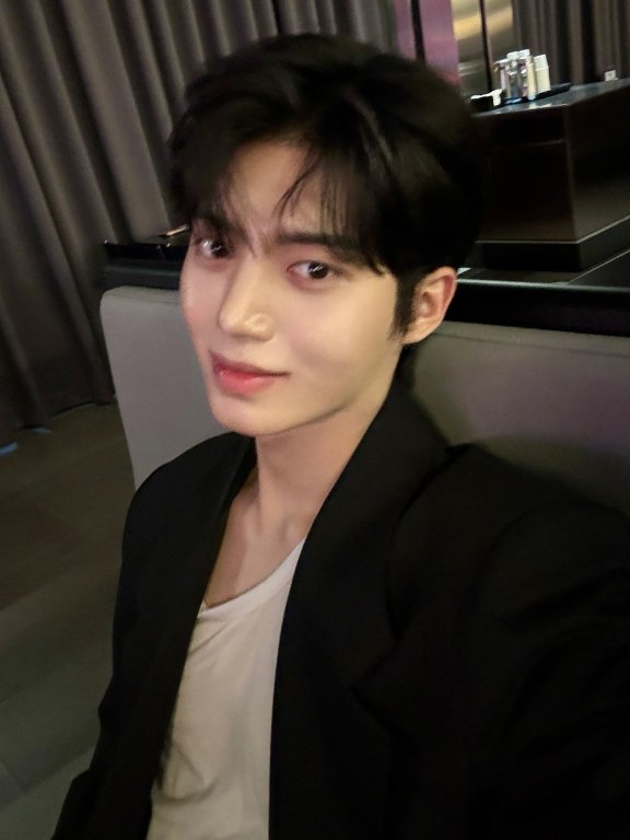 一部影片6000多万浏览，因神似宋江爆红的韩国模特Daegwan