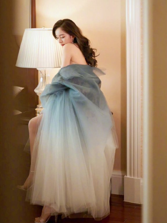 杨幂的腿有多美?看的令人无法呼吸,喘不过气来
