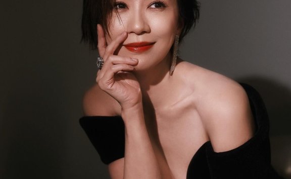 梳起大旁分格外时尚，舒淇和贾静雯都爱上旁分短发造型