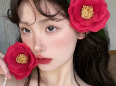 老板把我摁倒在办公桌 我什么时候受过这样的委屈