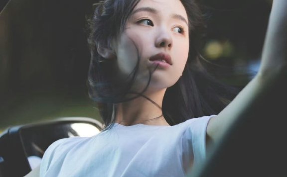 陈都灵漂亮的面容，太精致