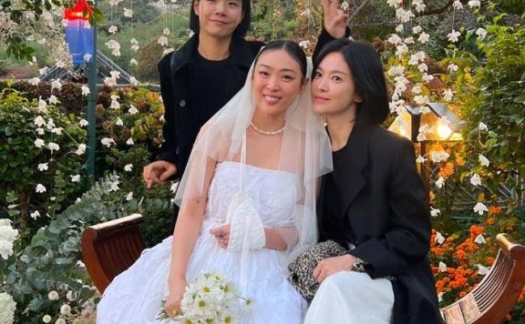 宋慧乔金高银Jennie婚礼争艳超美！边佑锡帅得像拍偶像剧