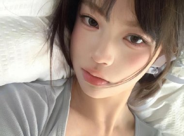 妻子被人灌酒 丈夫就在一旁冷眼旁观