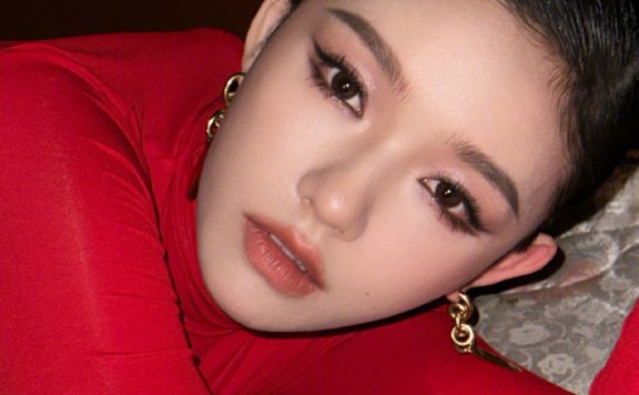 2024年12月林允的一些杂志美图