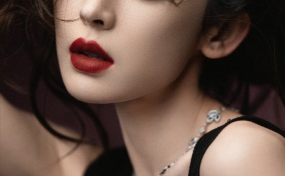 娜扎最近一周的时尚封面照片，你是懂性感的