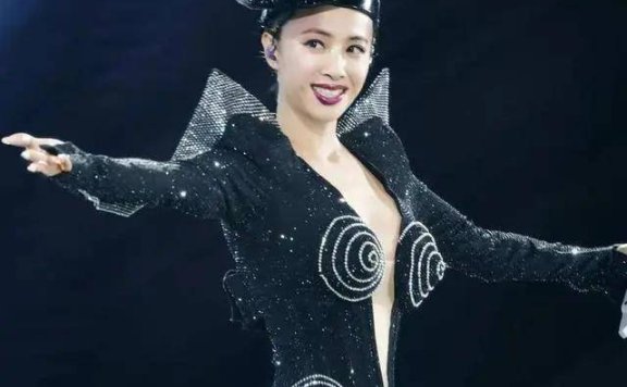 蔡依林演唱会各类大胆美图!魔鬼身材性感火辣