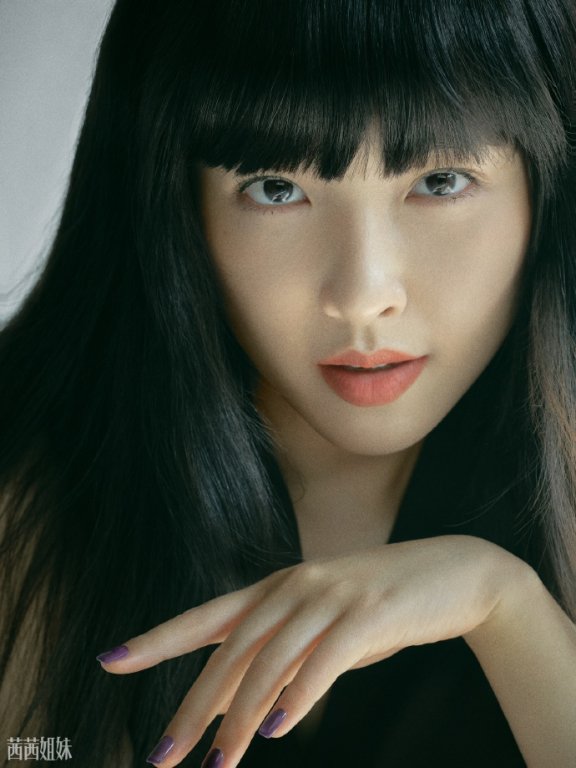 吴倩的黑长直御姐风也太酷了吧