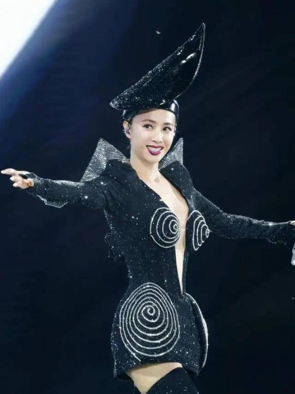 蔡依林演唱会各类大胆美图!魔鬼身材性感火辣