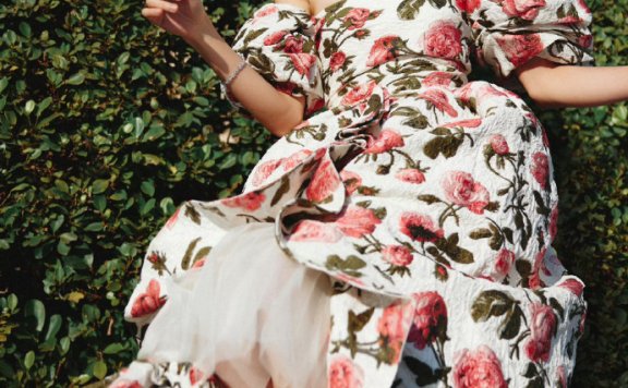 钟楚曦玫瑰高定花苞裙，让人眼前一亮