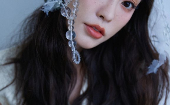 祝绪丹芭莎艺术二月时尚封面