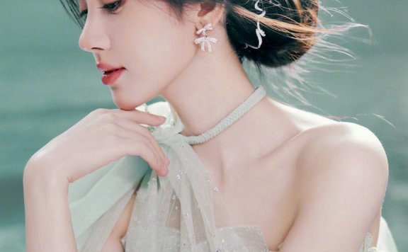 鞠婧祎商务预热来了，倒计时两天，期待解锁新惊喜，厉害了鞠姐！