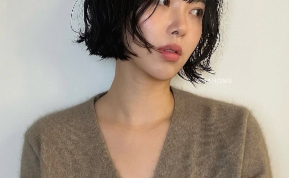 短发到中长发都可以驾驭,韩国女生的“层次复古卷”美得好有态度