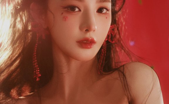 彭小苒最新穿搭 艳丽四射