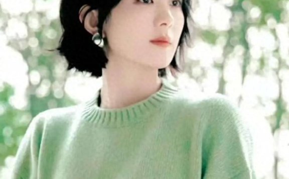 赵丽颖难得妩媚一次！穿毛衣配半腿袜撩人又显嫩