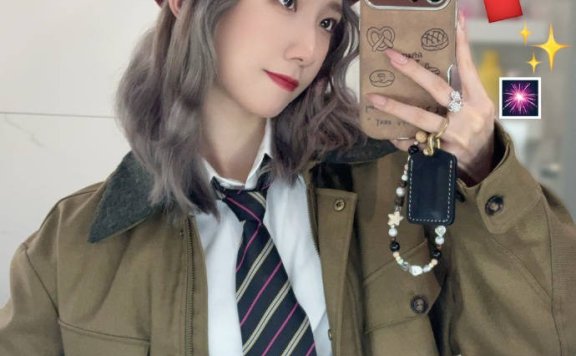 孟美岐的教科书级混搭术!复古学院风+工装潮酷感居然这么配