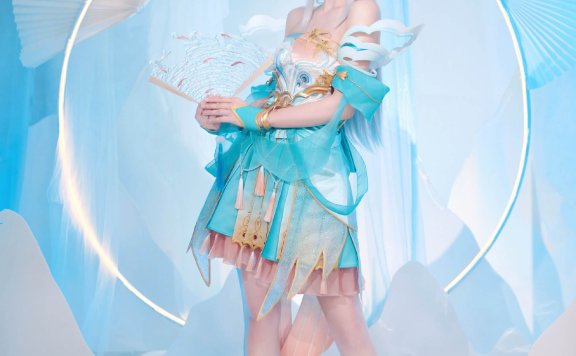 女明星集体变身峡谷仙女?田曦薇的出圈穿搭藏了3个心机!