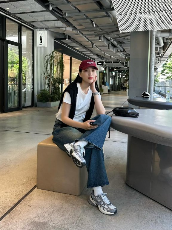 偏爱宽松裤装,怎么穿都率性有型,来看高个网红女生Misaki的造型心法