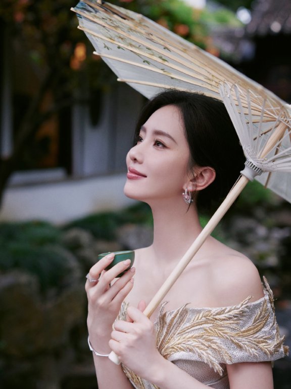 刘诗诗新中式穿搭美出圈!3个古典美学公式普通人照着穿秒变大家闺秀