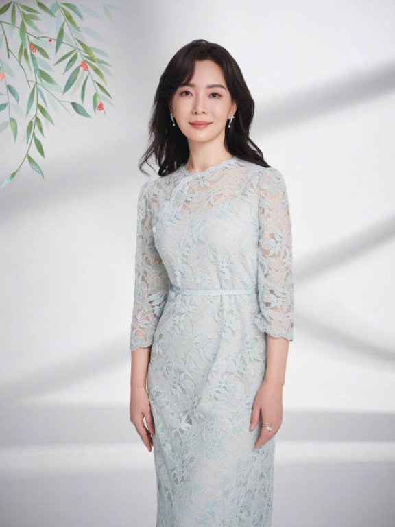 时光从不败美人!陈数素衣穿搭尽显婉约气质,岁月静好恬静感!