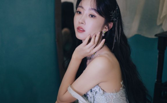 宣璐月光战袍出圈启示:普通女孩如何把蕾丝穿出千万级仙气?