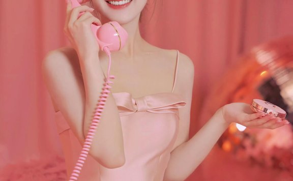 赵露思代言CT,这套公主粉裙完全是人间水蜜桃🍑