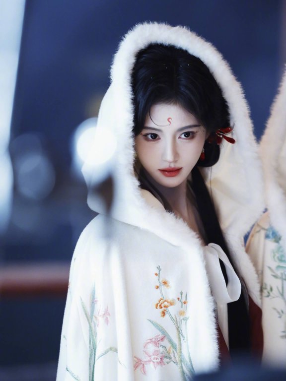 鞠婧祎月鳞绮纪官宣杀青,一波美照放送