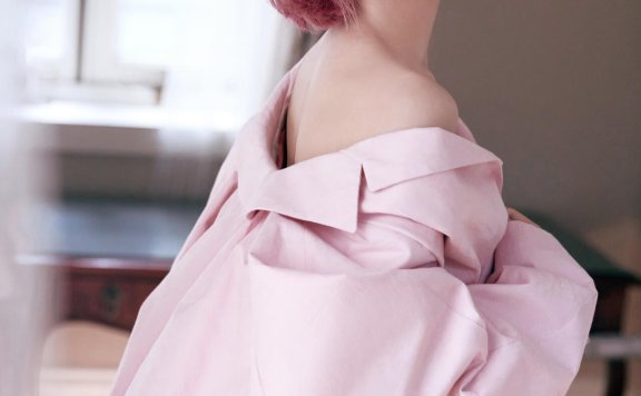 教科书级甜酷风穿搭解密｜普通人如何用色彩魔法实现颜值逆袭？