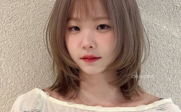 叛逆狼尾与仙女羽毛的化学反应：今年最上头的造型公式都在发丝里