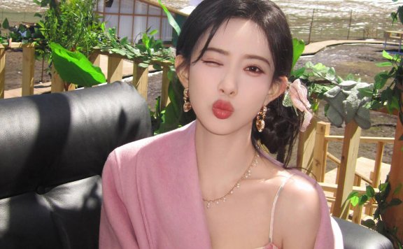 把雪山穿成背景板!孟子义户外大片拆解:3招搞定不费力的高级感