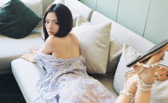 女星任敏淡紫色仙女裙造型:女神温柔又漂亮!