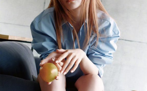 李兰迪登《精品购物指南Lifestyle》七月刊时尚封面