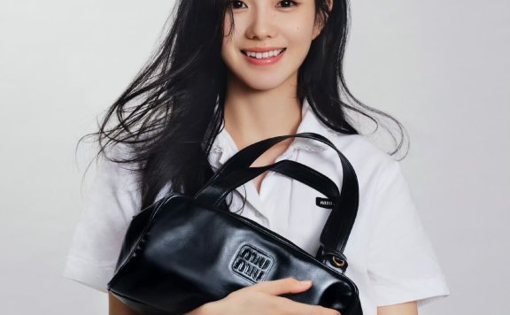 刘浩存、赵今麦、李斯丹妮出镜Miu Miu七夕大片