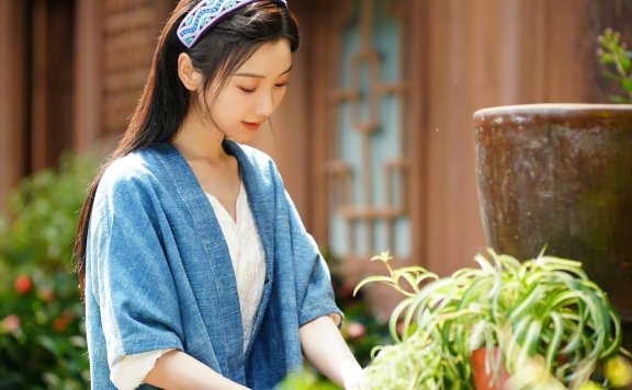 电视剧乌蒙深处杀青，看看毛晓彤的甜妹造型吧