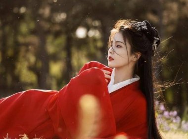 因戏生情?白鹿两次在张凌赫家过夜,第二天女方爸爸亲自来接