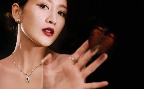 王鸥:复古名伶,蝴蝶梦境中的绝代风华!