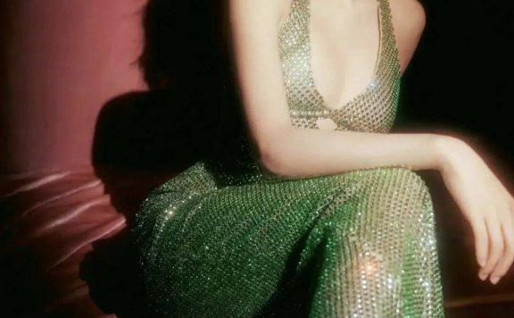 周也:从山城校花到演艺新星的蜕变之路