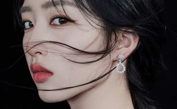 邓恩熙最新美图,遮不住的东方韵味