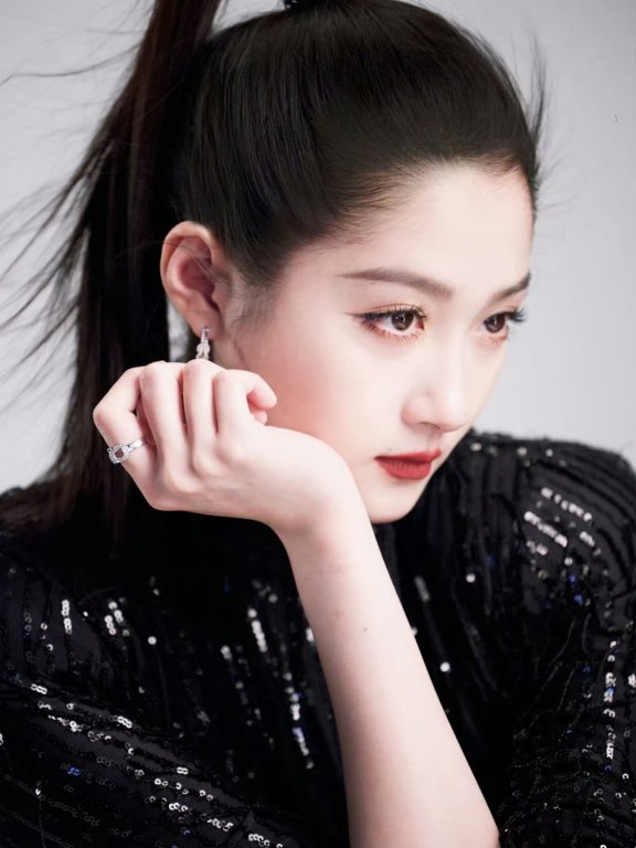 关晓彤高马尾造型美得很女人