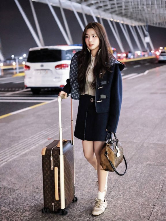 卢昱晓一站就是神图！雪肤玉貌美得让人窒息